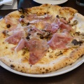 生ハムときのこのピザ - 実際訪問したユーザーが直接撮影して投稿した本駒込イタリアンIL BRUNOの写真のメニュー情報