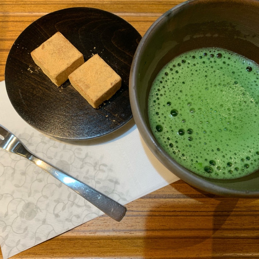 ユーザーが投稿した抹茶 (きな粉生チョコレート付)の写真 - 実際訪問したユーザーが直接撮影して投稿した南幸カフェナナズグリーンティー ジョイナス店の写真