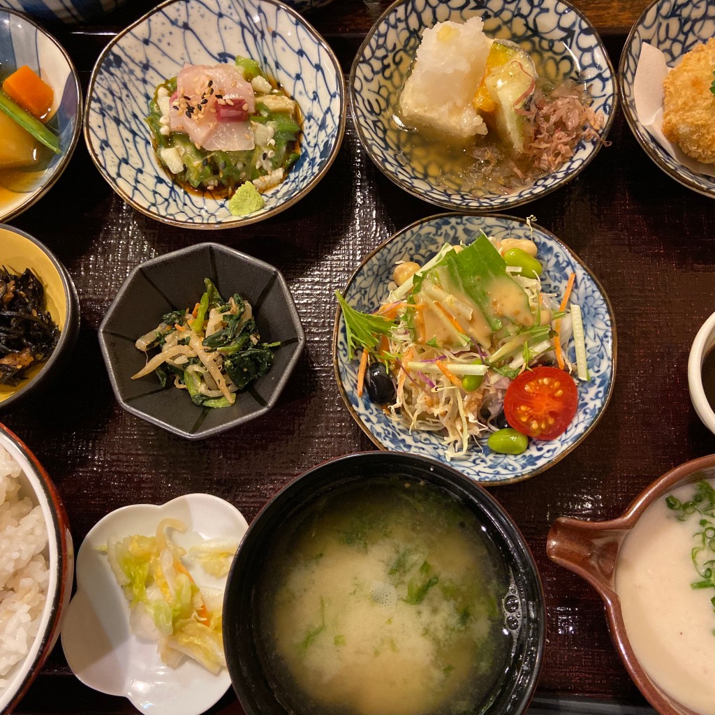 ユーザーが投稿した大和五種盛ランチの写真 - 実際訪問したユーザーが直接撮影して投稿した砂山町和食 / 日本料理とろろや メイワン店の写真
