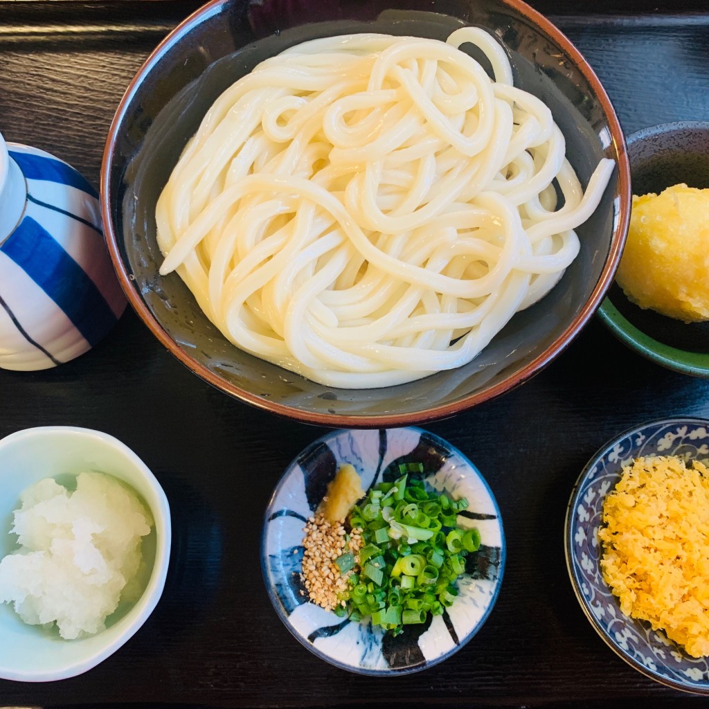 ユーザーが投稿した冷やしぶっかけうどん トッピングたまご天の写真 - 実際訪問したユーザーが直接撮影して投稿した与左衛門うどんやまふくの写真