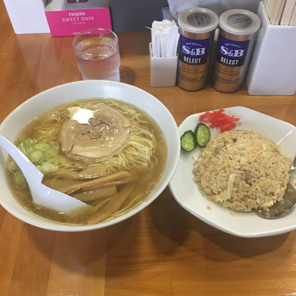 ユーザーが投稿したラーメン 半チャーハンセットの写真 - 実際訪問したユーザーが直接撮影して投稿した寺尾東ラーメン / つけ麺太陽の写真