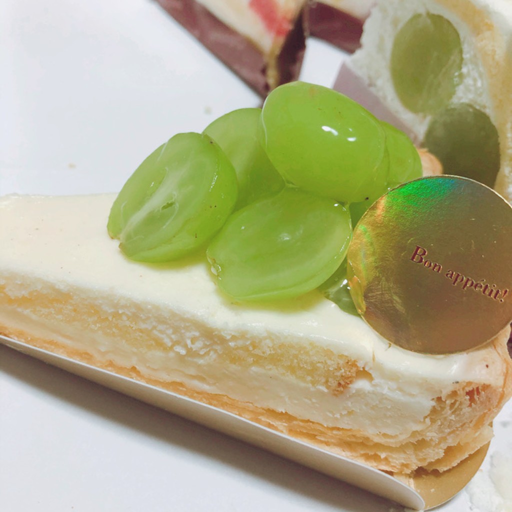 ユーザーが投稿したシャインマスカットチーズケーキの写真 - 実際訪問したユーザーが直接撮影して投稿した小坂町スイーツシャトレーゼ 金沢小坂店の写真
