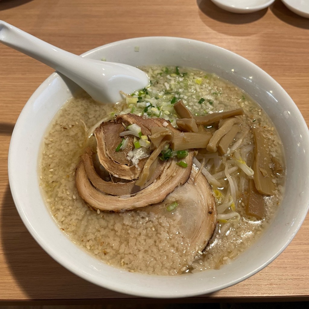 ユーザーが投稿した白丸ラーメンの写真 - 実際訪問したユーザーが直接撮影して投稿した高柳ラーメン / つけ麺天空の写真