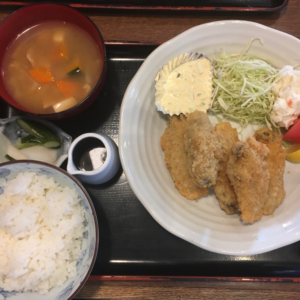 ユーザーが投稿した麺/ご飯 牡蠣フライ定食の写真 - 実際訪問したユーザーが直接撮影して投稿した北砂定食屋銀座ホールの写真