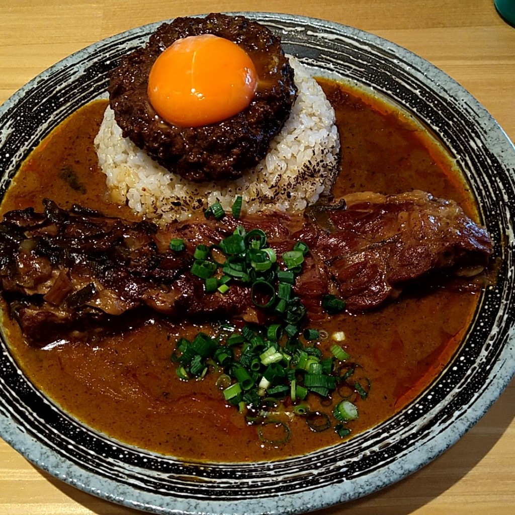 ユーザーが投稿したキーマカレー+トッピング豚の写真 - 実際訪問したユーザーが直接撮影して投稿した天沼カレー吉田カレーの写真