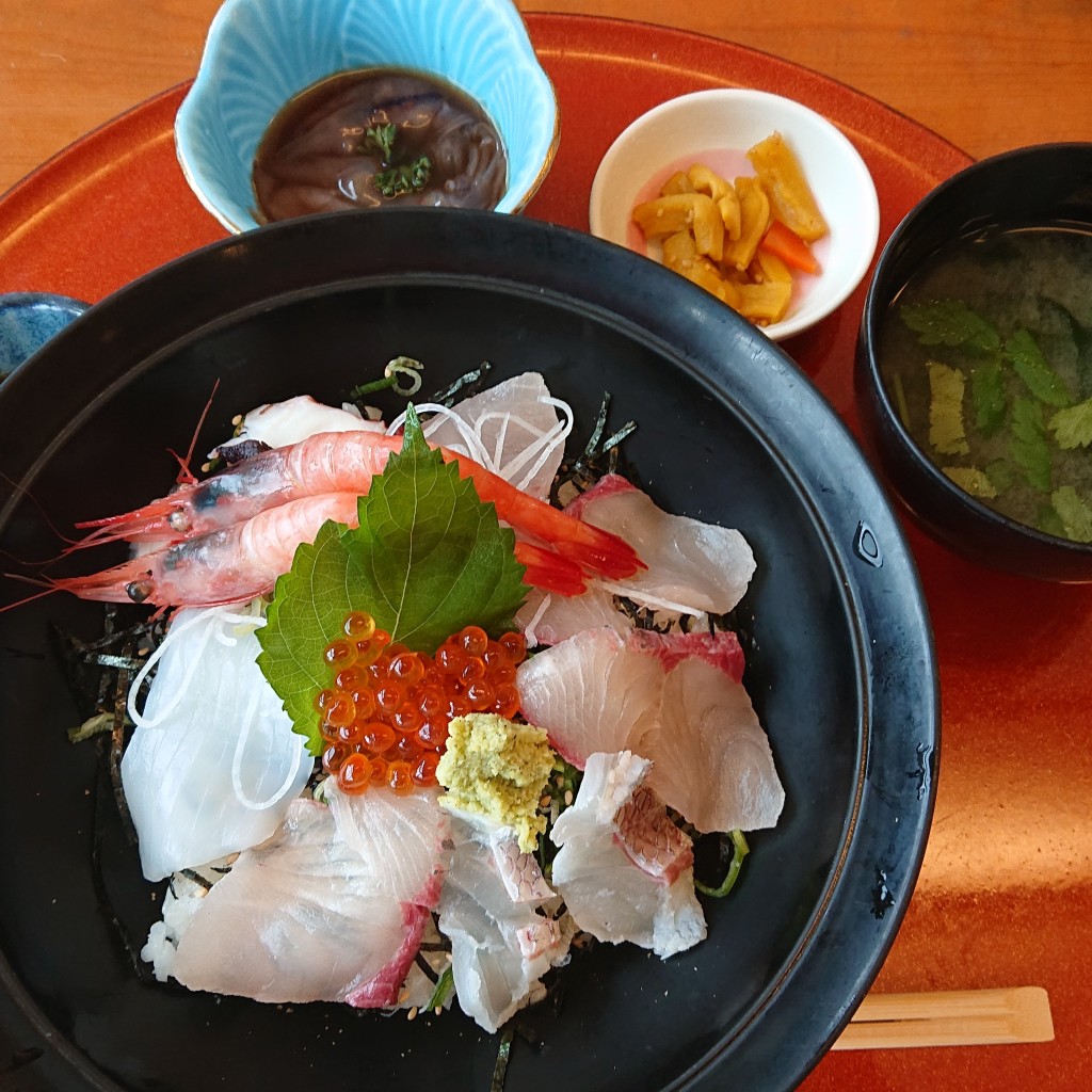 ユーザーが投稿した海の幸丼の写真 - 実際訪問したユーザーが直接撮影して投稿した小樟魚介 / 海鮮料理海の幸 食処 えちぜんの写真