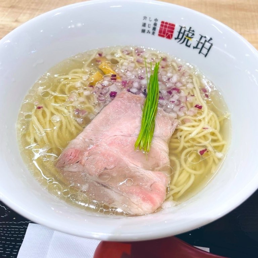 ユーザーが投稿した宍道湖しじみ中華蕎麦(塩味)の写真 - 実際訪問したユーザーが直接撮影して投稿した那珂ラーメン専門店宍道湖しじみ中華蕎麦 琥珀 ららぽーと福岡店の写真