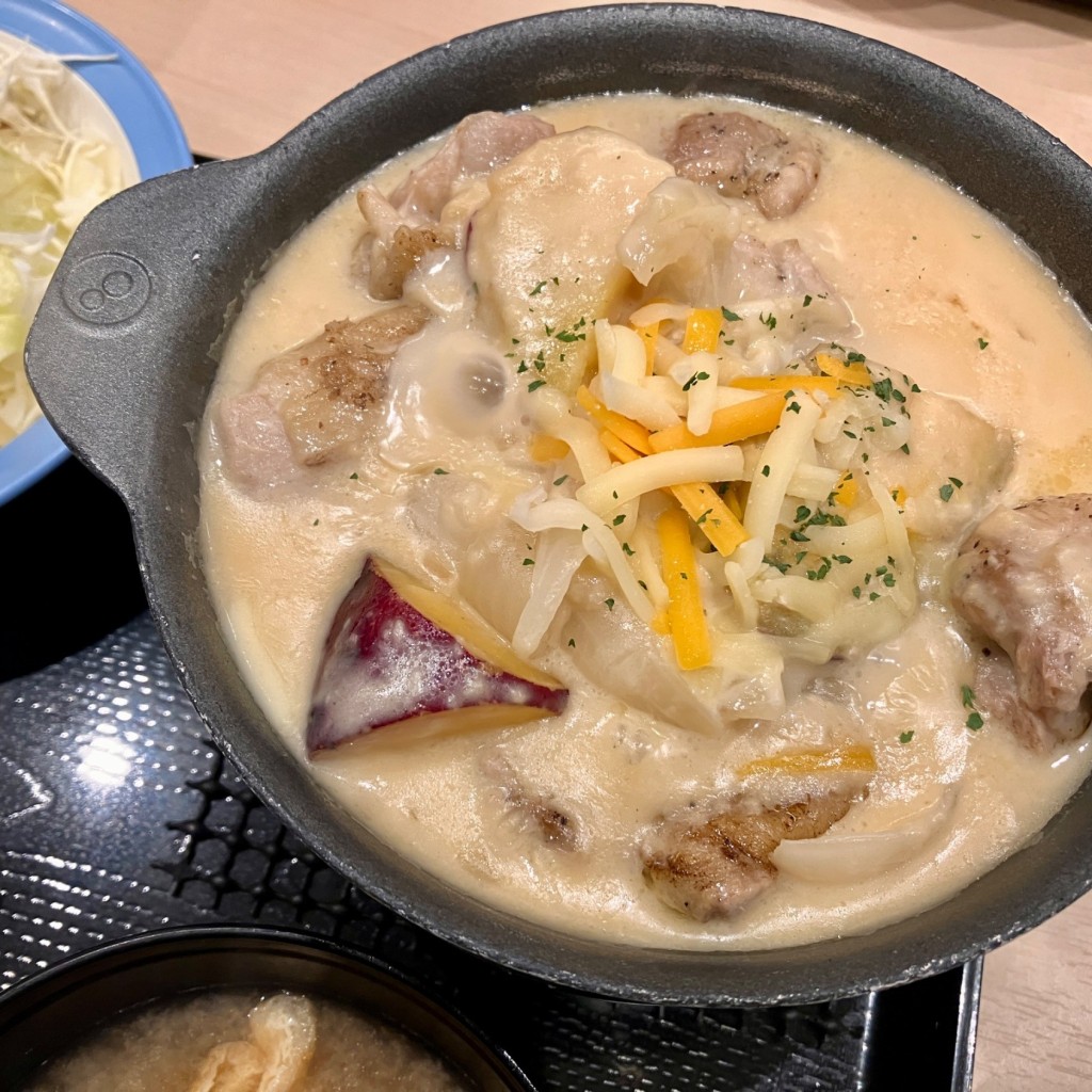 ユーザーが投稿したシュクメルリ鍋定食の写真 - 実際訪問したユーザーが直接撮影して投稿した本内牛丼松屋 本内店の写真