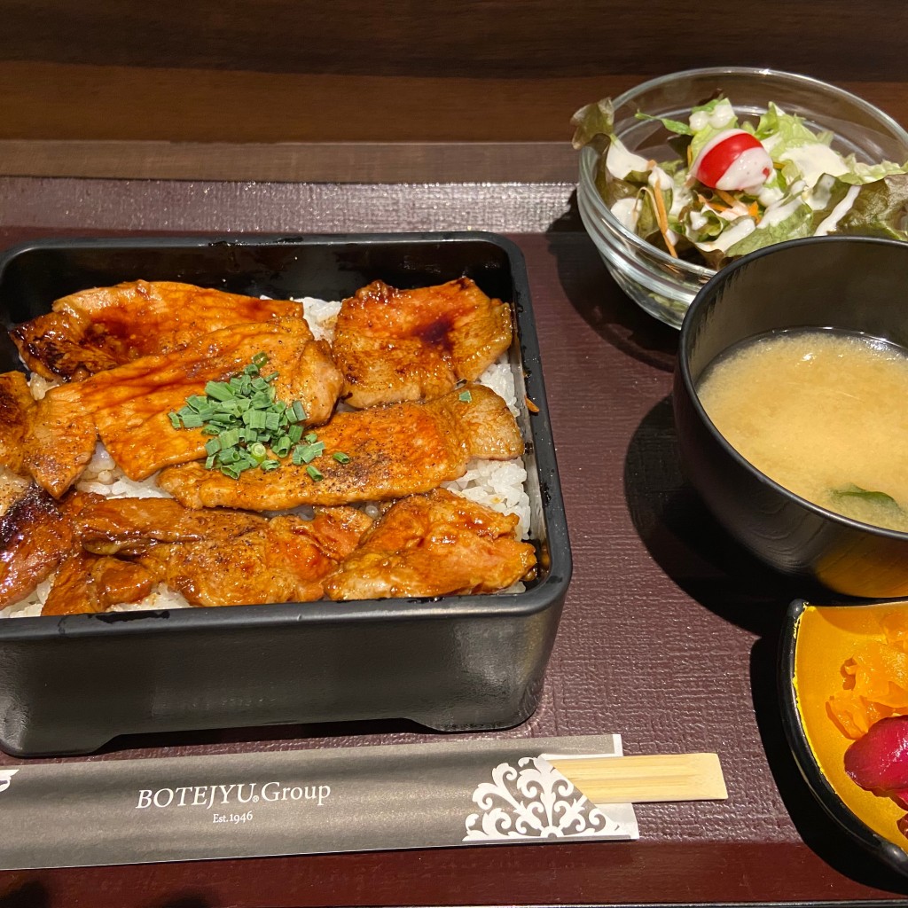 ステーキ食べたいさんが投稿した歌舞伎町お好み焼きのお店ぼてぢゅう 北海道十勝 ゆうたく 新宿サブナード店/ホッカイドウ トカチ ユウタク シンジュクサブナードテンの写真