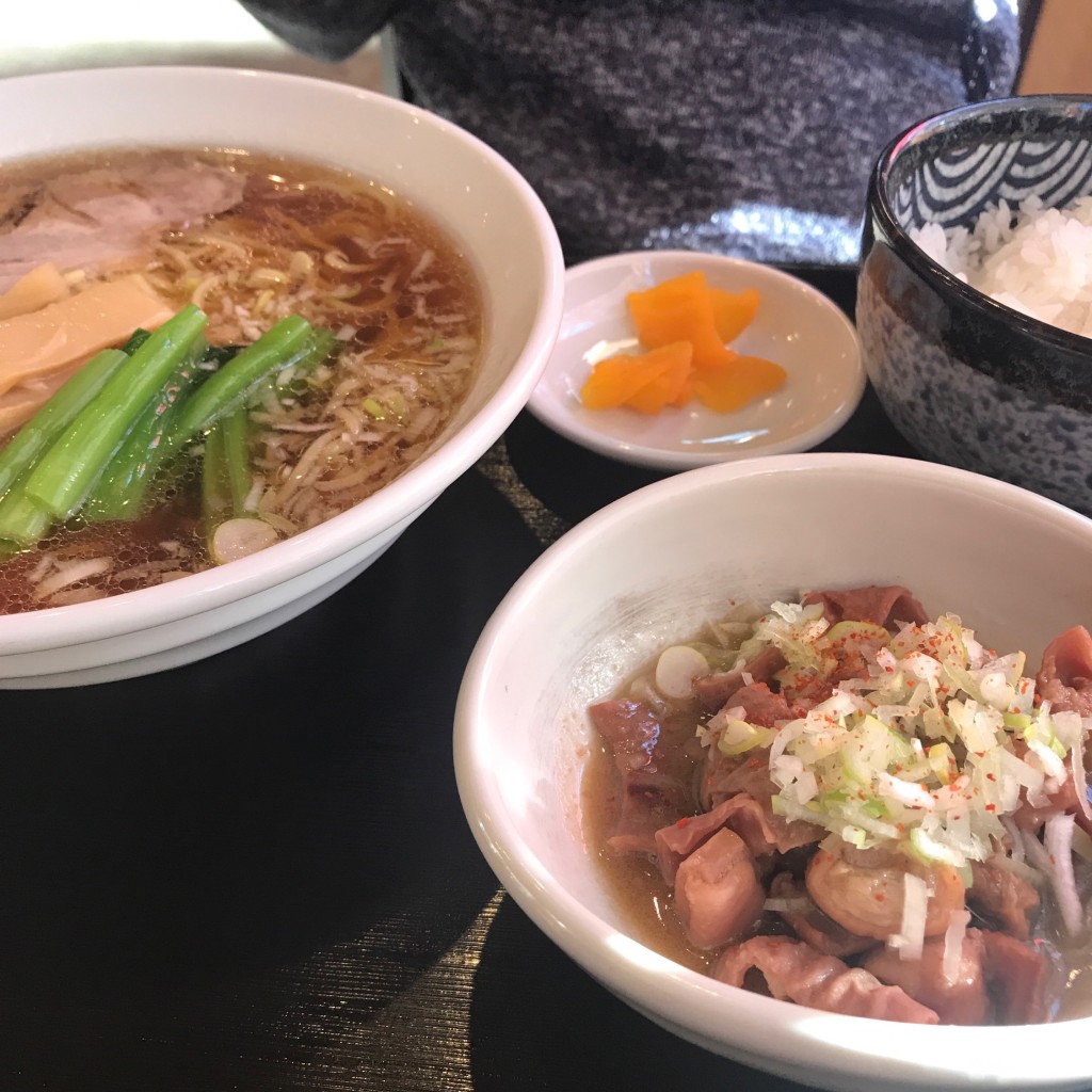 ユーザーが投稿したラーメンセットもつ煮の写真 - 実際訪問したユーザーが直接撮影して投稿した上野原ラーメン / つけ麺なりたやの写真