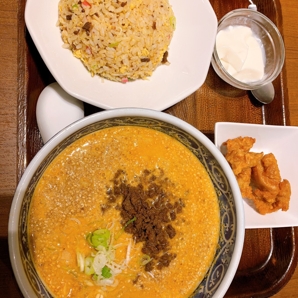 ユーザーが投稿した白担々麺/炒飯セットの写真 - 実際訪問したユーザーが直接撮影して投稿した布田中華料理雲龍一包軒 トリエ京王調布店の写真