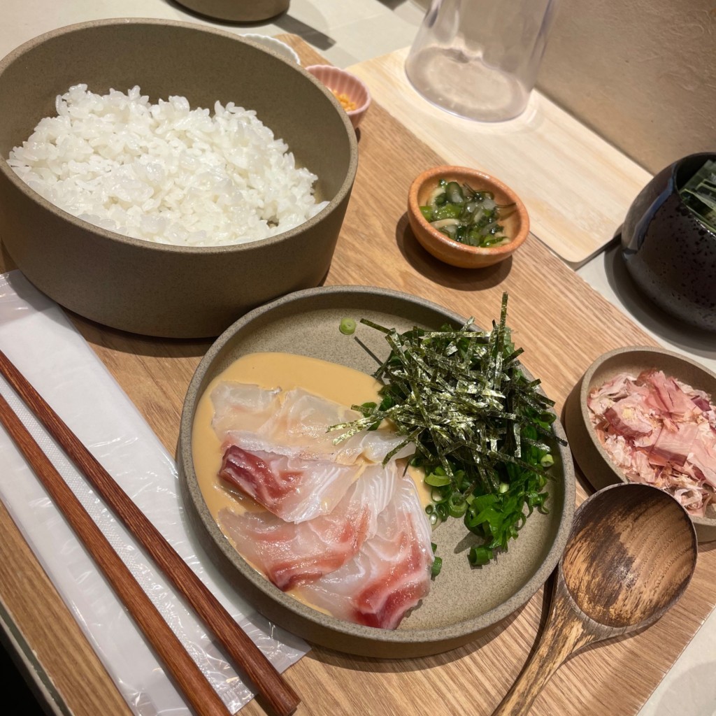 ユーザーが投稿した鯛と胡麻だれの写真 - 実際訪問したユーザーが直接撮影して投稿した東塩小路町和食 / 日本料理京都おぶや 京都駅店の写真