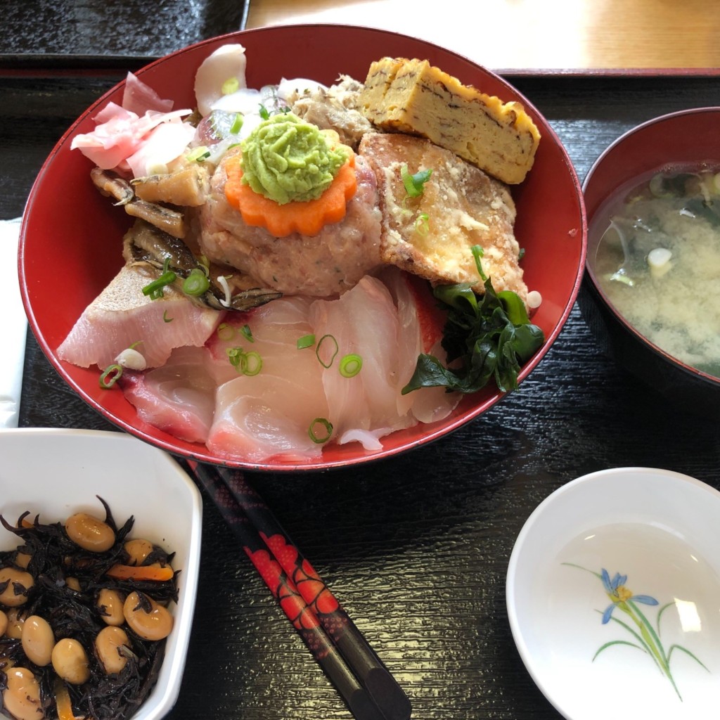ユーザーが投稿した賄い丼の写真 - 実際訪問したユーザーが直接撮影して投稿した富浦町多田良魚介 / 海鮮料理おさかな倶楽部の写真