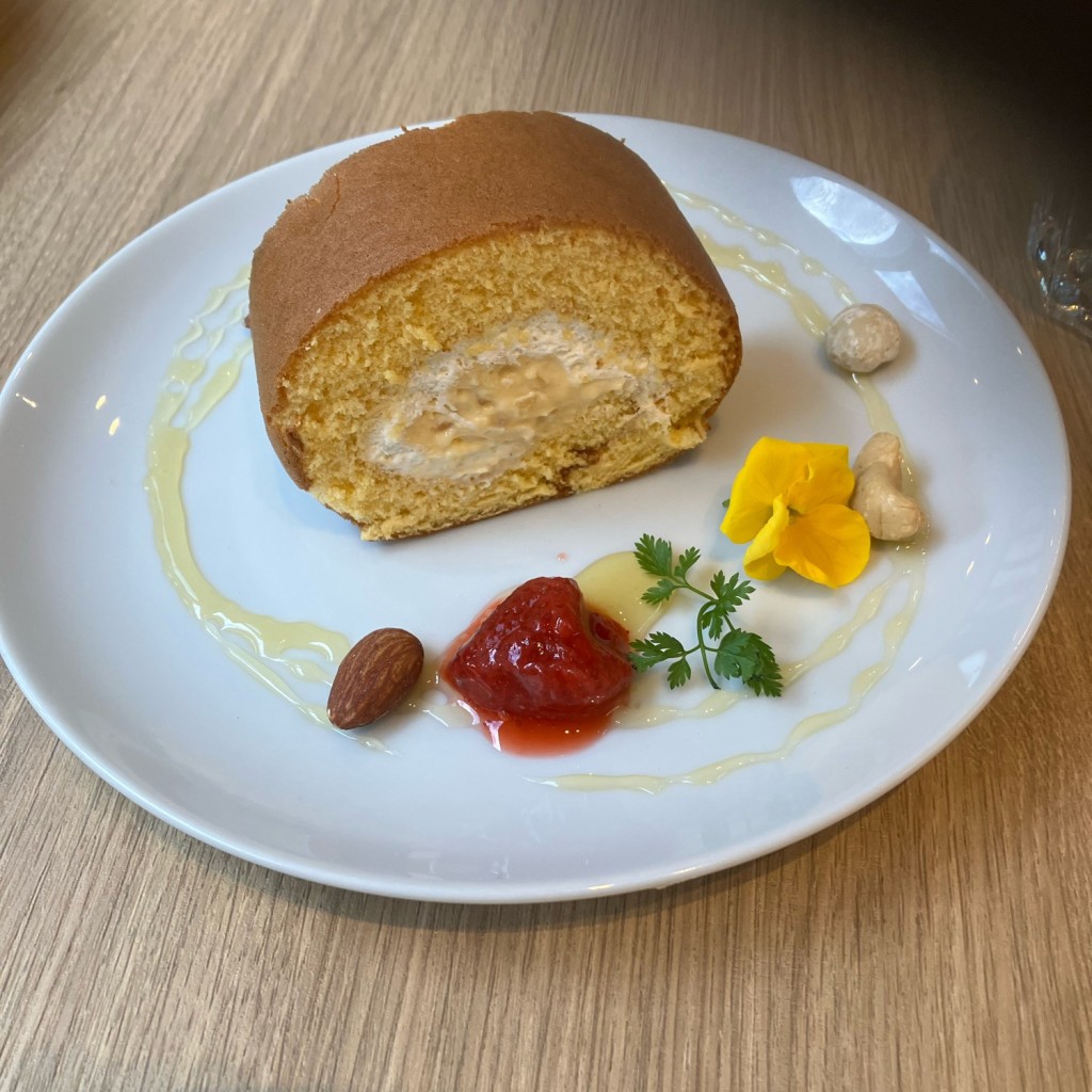 ユーザーが投稿したロールケーキの写真 - 実際訪問したユーザーが直接撮影して投稿した山田町小部カフェ神戸養蜂場の写真