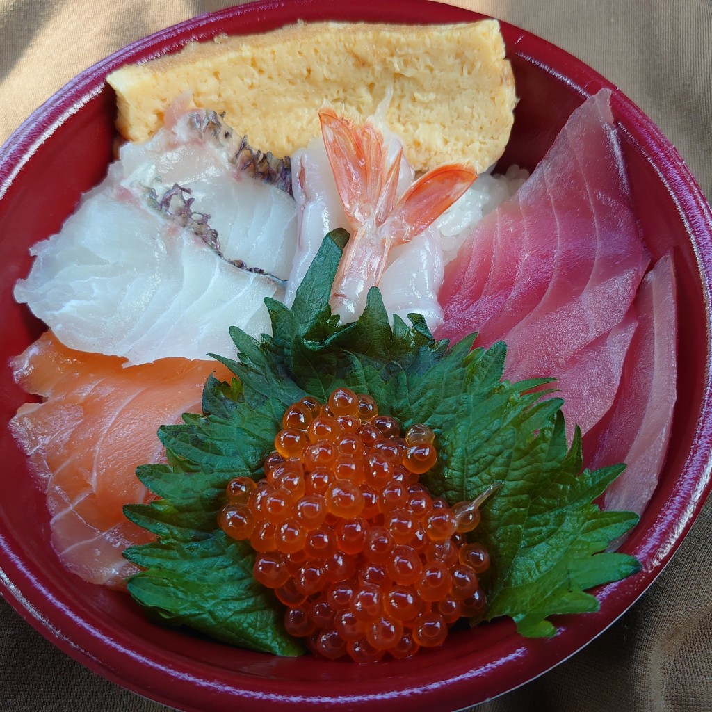 ユーザーが投稿した5種の海鮮丼の写真 - 実際訪問したユーザーが直接撮影して投稿した新浜町回転寿司はま寿司 草津新浜店の写真