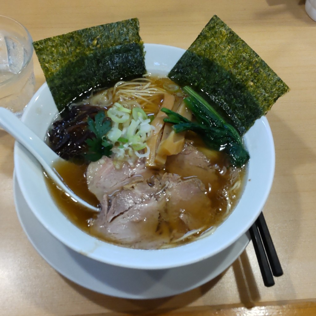 ユーザーが投稿した醤油ラーメンの写真 - 実際訪問したユーザーが直接撮影して投稿した新井町ラーメン / つけ麺らーめん ダイニング れんげの写真