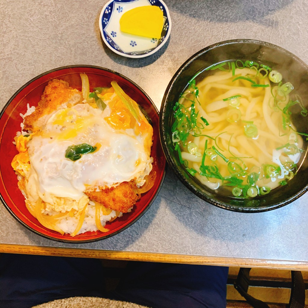 ユーザーが投稿したカツ丼 うどん付の写真 - 実際訪問したユーザーが直接撮影して投稿した藤崎うどん大助うどんの写真