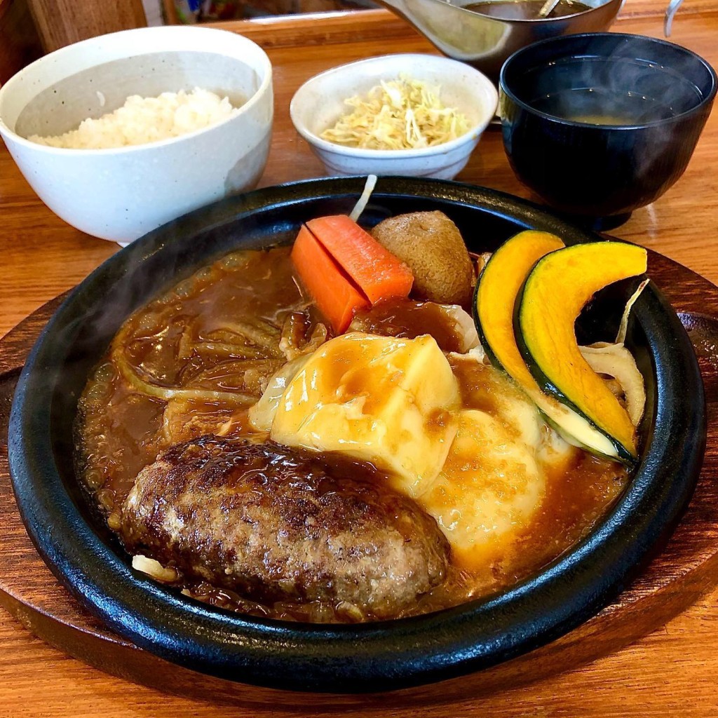 咖喱と麺と酒のアテat札幌Aoさんが投稿した西岡二条ステーキのお店炭焼きハンバーグ 牛吉の写真