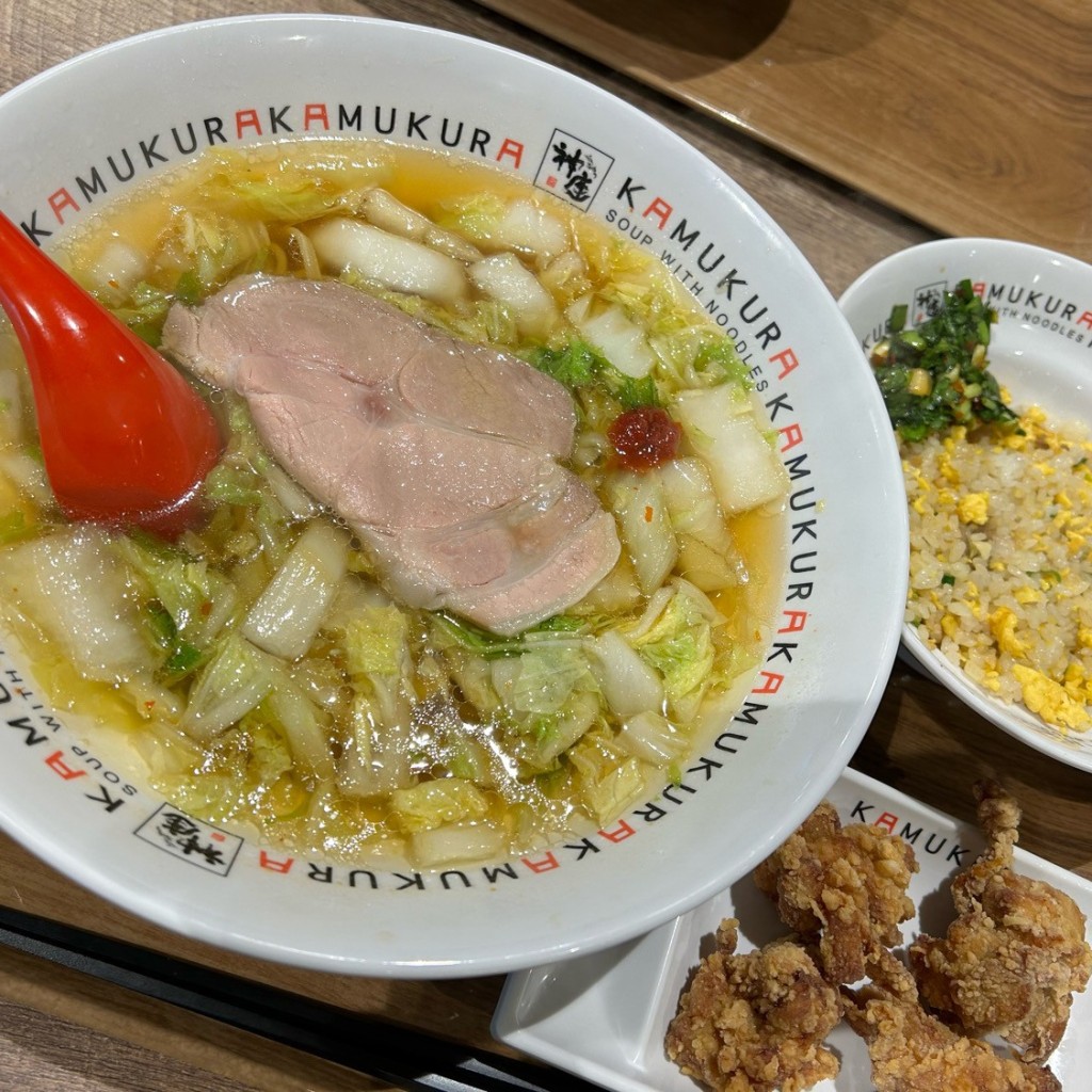 ユーザーが投稿したおいしラーメン+半炒飯 からあげセットの写真 - 実際訪問したユーザーが直接撮影して投稿した中之島ラーメン専門店どうとんぼり神座 イオンモール神戸南店の写真