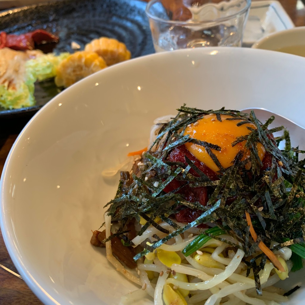 ユーザーが投稿した桜ユッケビビンバの写真 - 実際訪問したユーザーが直接撮影して投稿した南桜塚肉料理勇麻衣屋の写真
