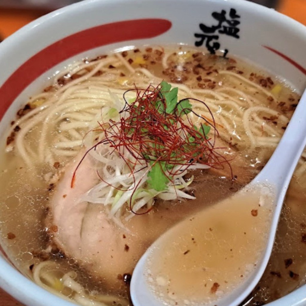 ユーザーが投稿した天然塩ラーメンの写真 - 実際訪問したユーザーが直接撮影して投稿した山城町ラーメン専門店八尾塩元帥の写真