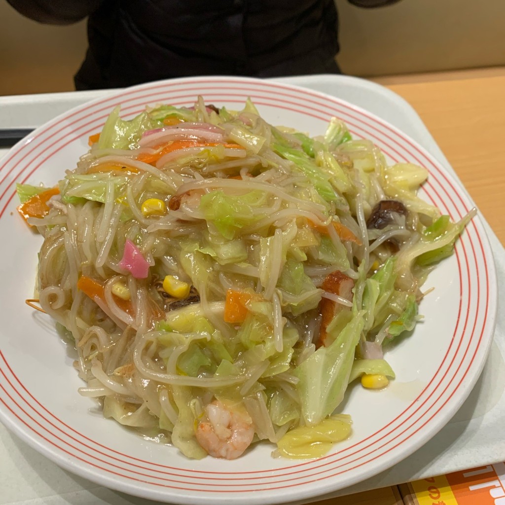 ユーザーが投稿した野菜たっぷり皿うどんの写真 - 実際訪問したユーザーが直接撮影して投稿したレイクタウンちゃんぽんリンガーハット イオンレイクタウンmori店の写真