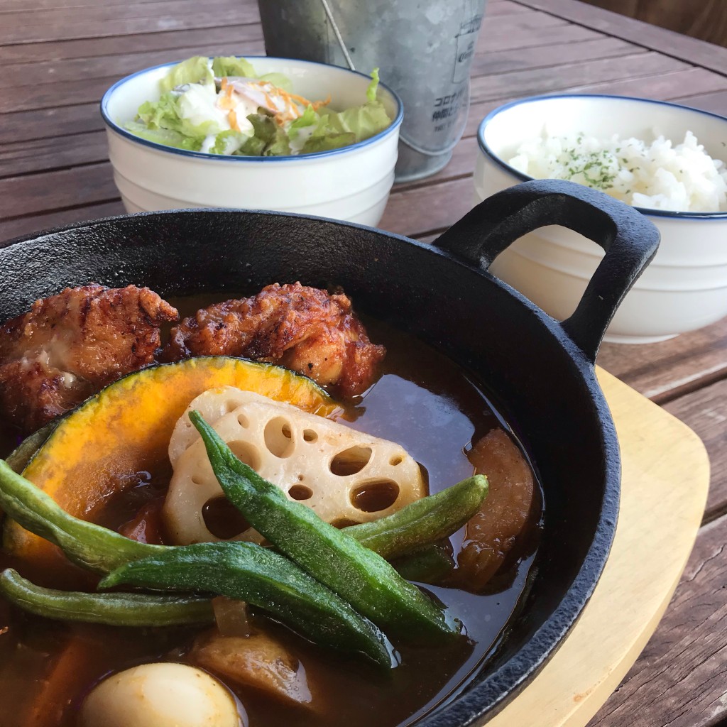 ユーザーが投稿したスープカレー(からあげ)の写真 - 実際訪問したユーザーが直接撮影して投稿したみなとみらいカフェ海上ビアガーデンBBQ ヘミングウェイの写真