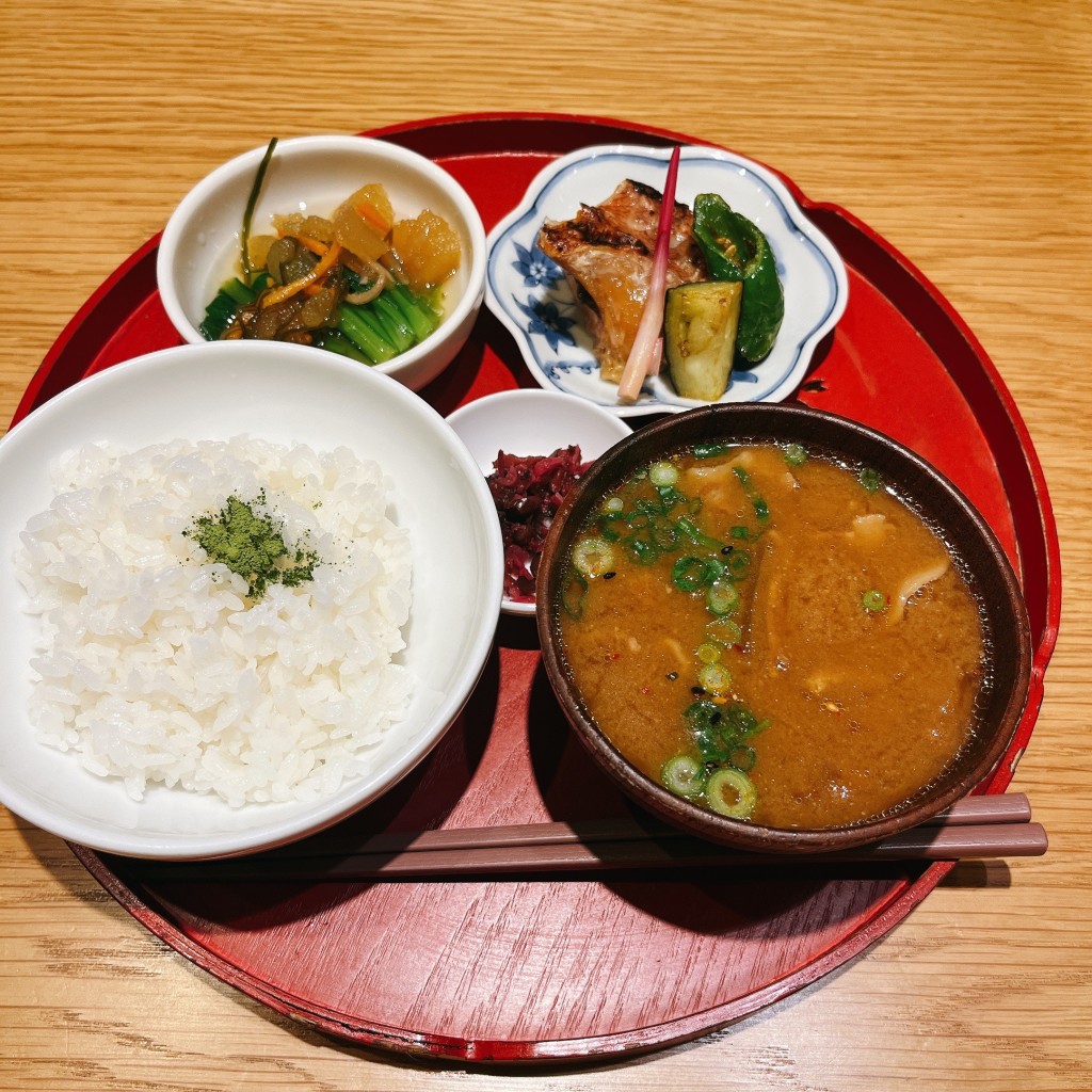 ユーザーが投稿したいろどりご飯2種の写真 - 実際訪問したユーザーが直接撮影して投稿した新宿定食屋Ochobohanの写真