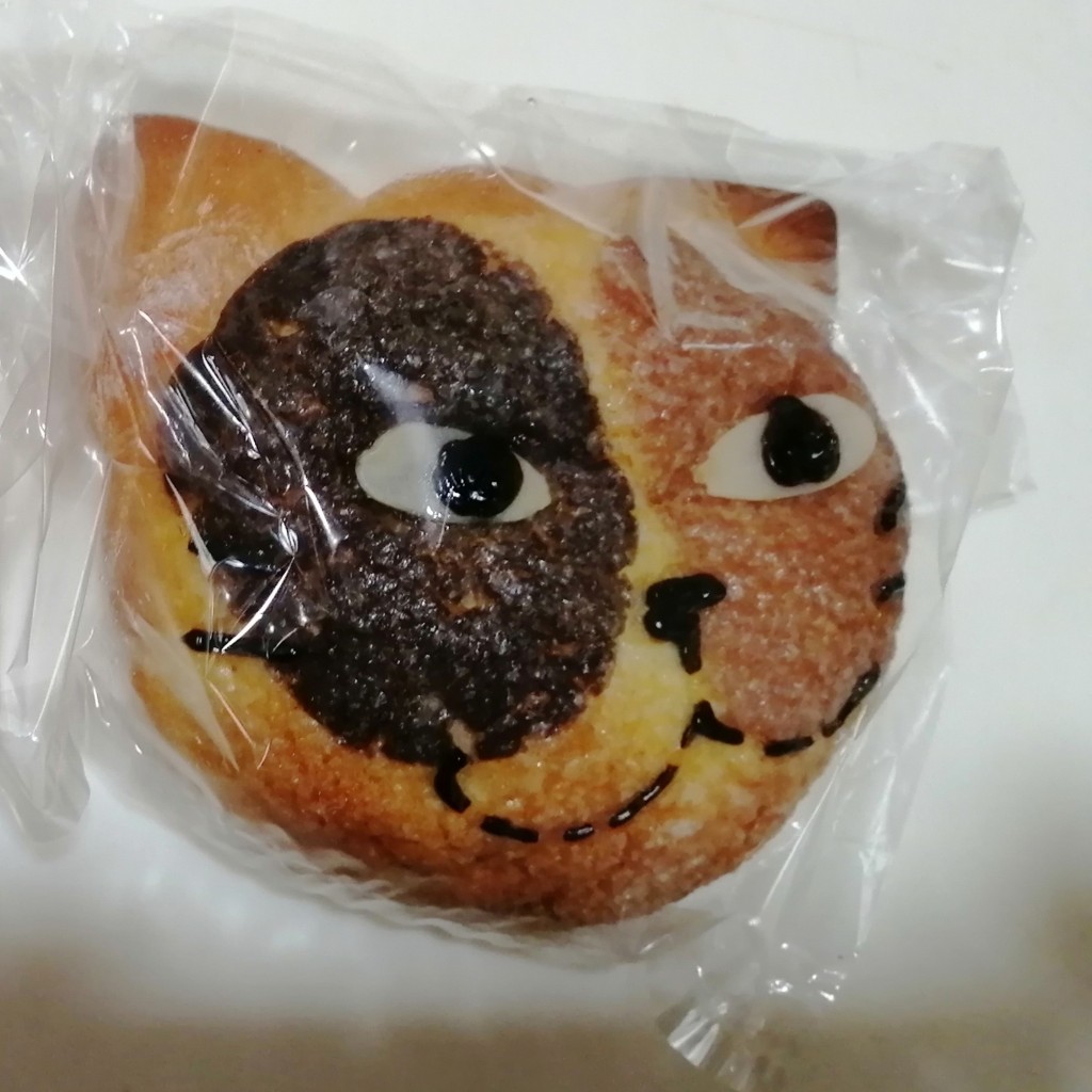 ユーザーが投稿した猫のパンの写真 - 実際訪問したユーザーが直接撮影して投稿した築港ベーカリーMINOESの写真
