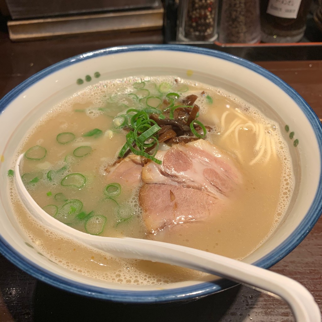 naodonjpさんが投稿した神泉町ラーメン専門店のお店麺の坊 砦/めんのぼうとりでの写真