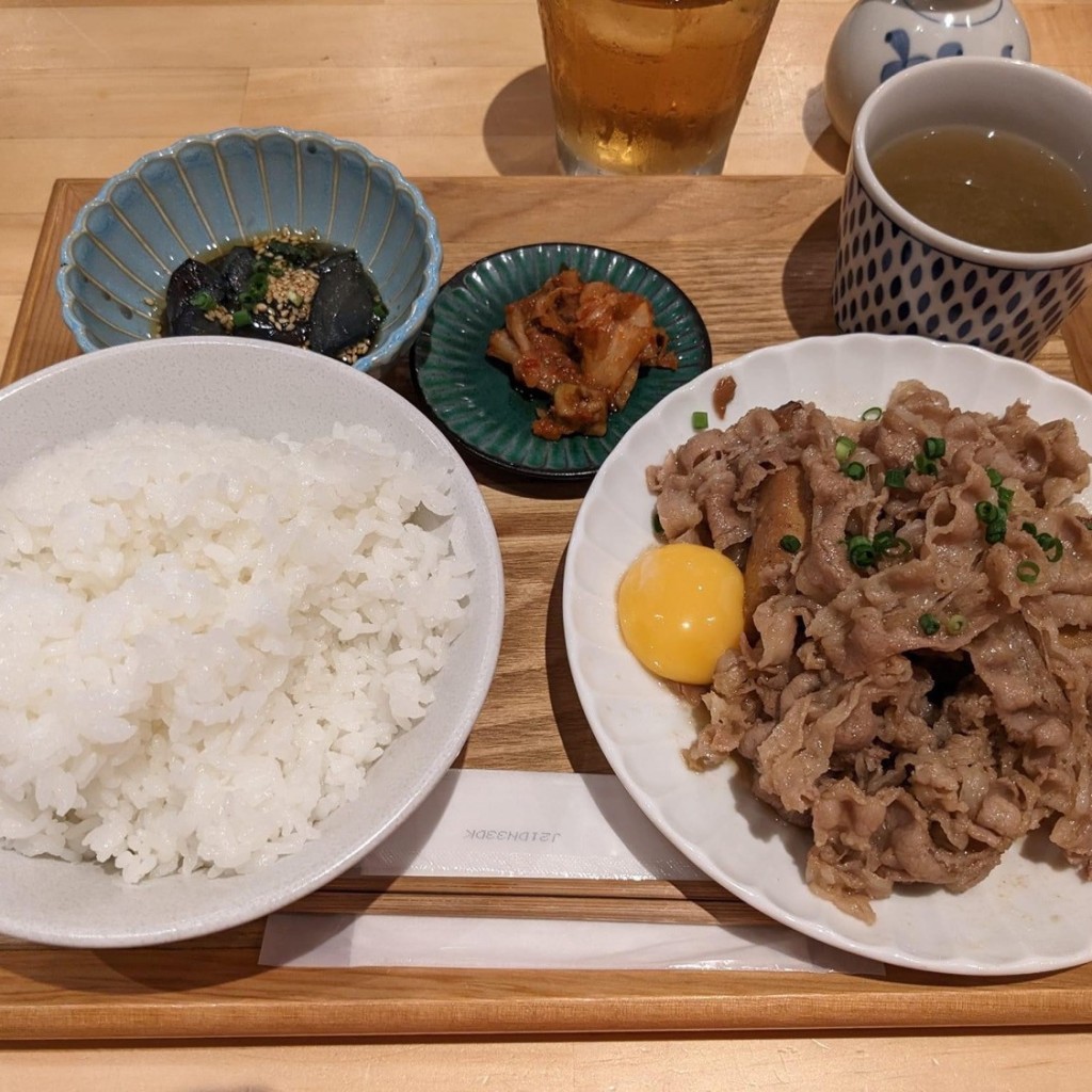 ユーザーが投稿した肉豆腐定食の写真 - 実際訪問したユーザーが直接撮影して投稿した丸の内居酒屋食堂サムシンの写真