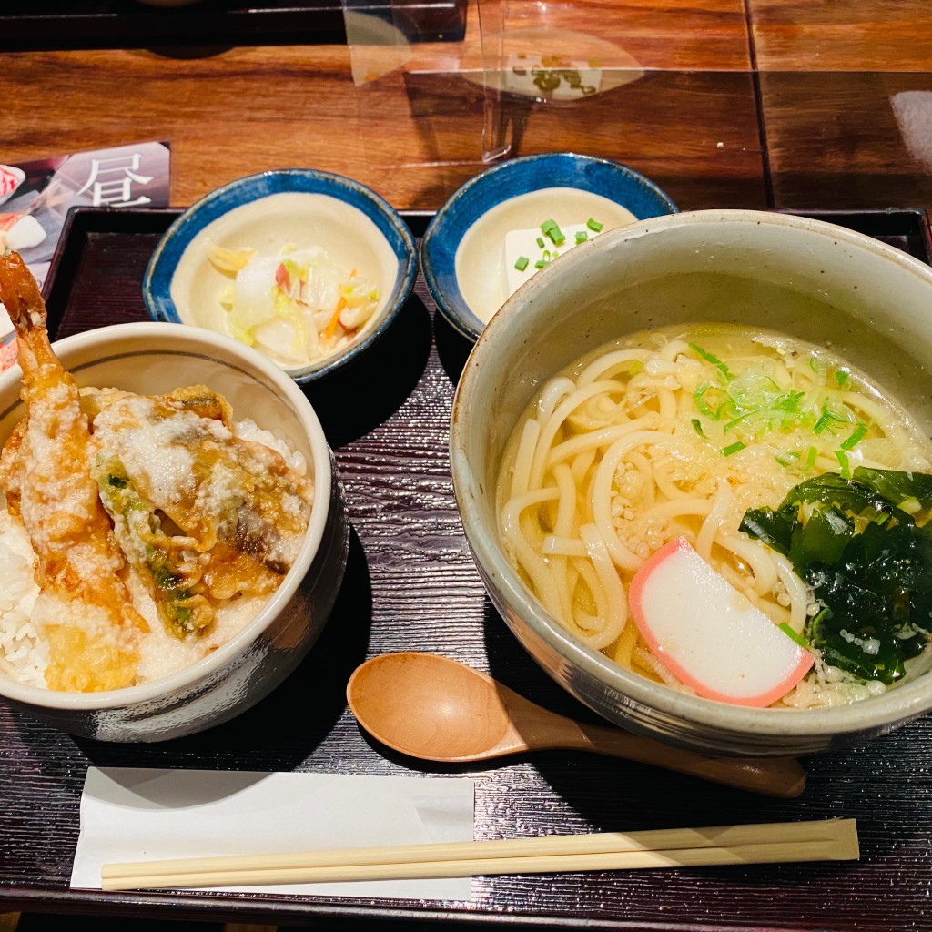 ユーザーが投稿したうどん&天ぷら丼の写真 - 実際訪問したユーザーが直接撮影して投稿した浅草和食 / 日本料理東京酒BAL 塩梅 浅草店の写真