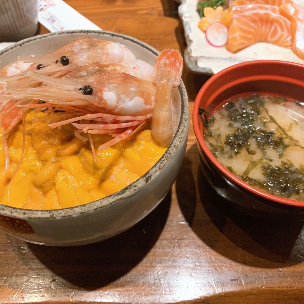 ユーザーが投稿したウニ・エビ丼の写真 - 実際訪問したユーザーが直接撮影して投稿した豊川町丼ものきくよ食堂 ベイエリア店の写真
