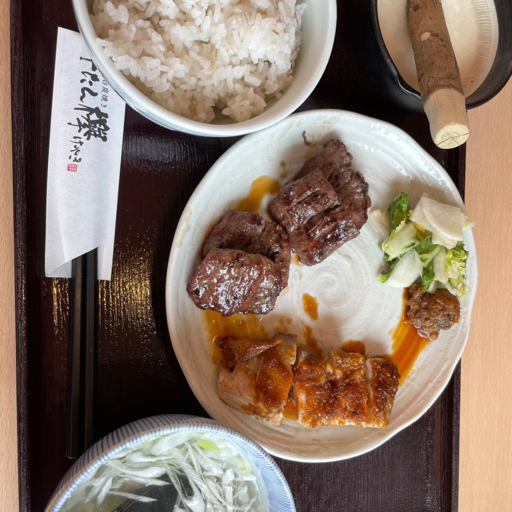 ユーザーが投稿した牛たんと鶏もも焼定食の写真 - 実際訪問したユーザーが直接撮影して投稿した新松崎牛タン牛たん欅 新潟店の写真