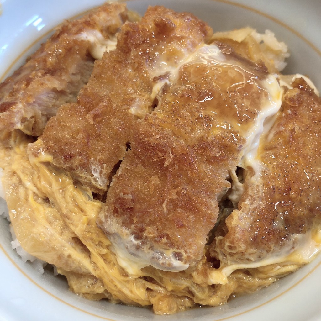 ユーザーが投稿したカツ丼と坦々麺セットの写真 - 実際訪問したユーザーが直接撮影して投稿した東九条上殿田町丼ものなか卯 京都八条口店の写真