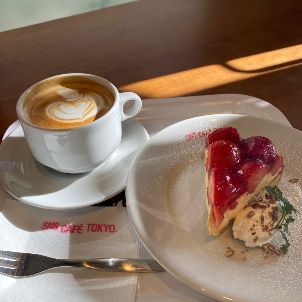 シロクロ0815さんが投稿した代官山町カフェのお店SNS CAFÉ TOKYO./エスエヌエスカフェトーキョーの写真