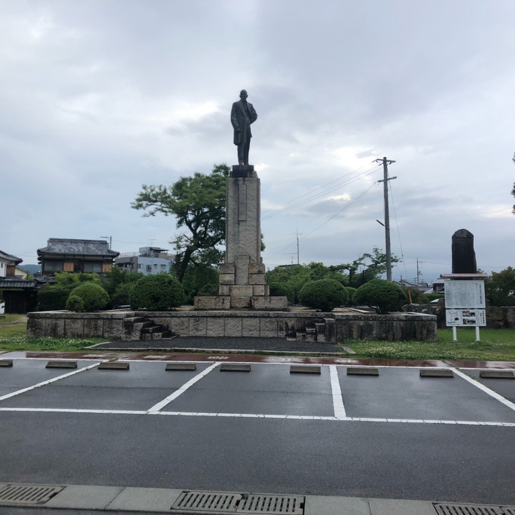 実際訪問したユーザーが直接撮影して投稿した吉備津銅像犬養毅像の写真