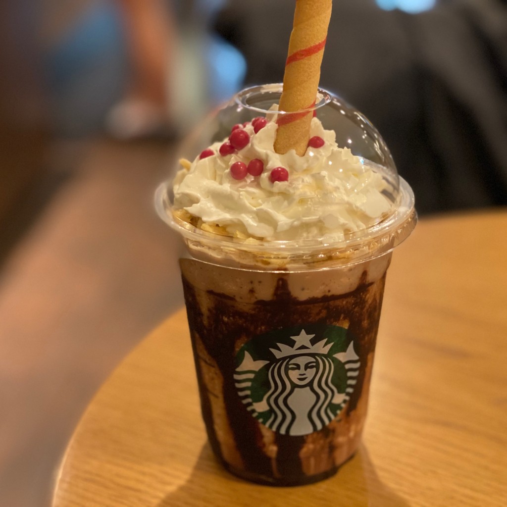 ユーザーが投稿したサンタブーツチョコレートフラペチーノの写真 - 実際訪問したユーザーが直接撮影して投稿した西原カフェスターバックスコーヒー アコルデ代々木上原店の写真