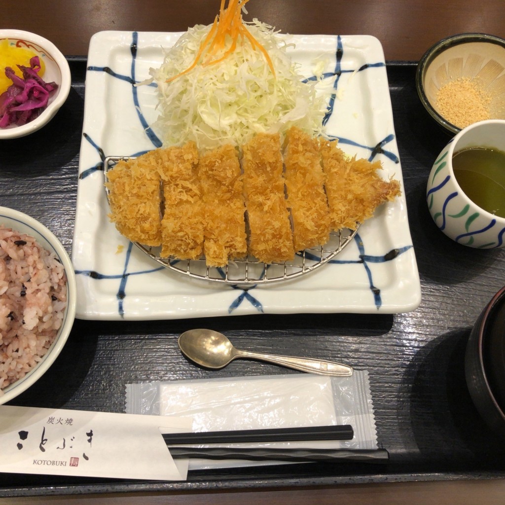 ユーザーが投稿したLunchロースカツ定食の写真 - 実際訪問したユーザーが直接撮影して投稿したちはら台西とんかつとんかつ 菊万の写真