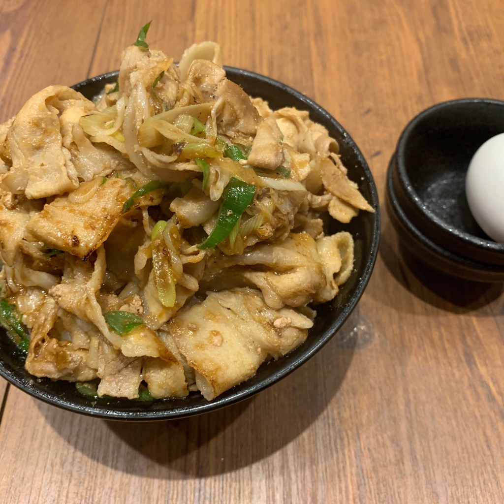 ユーザーが投稿したにくましましすた丼の写真 - 実際訪問したユーザーが直接撮影して投稿した新宿丼ものどんどん 新宿中央東口店の写真