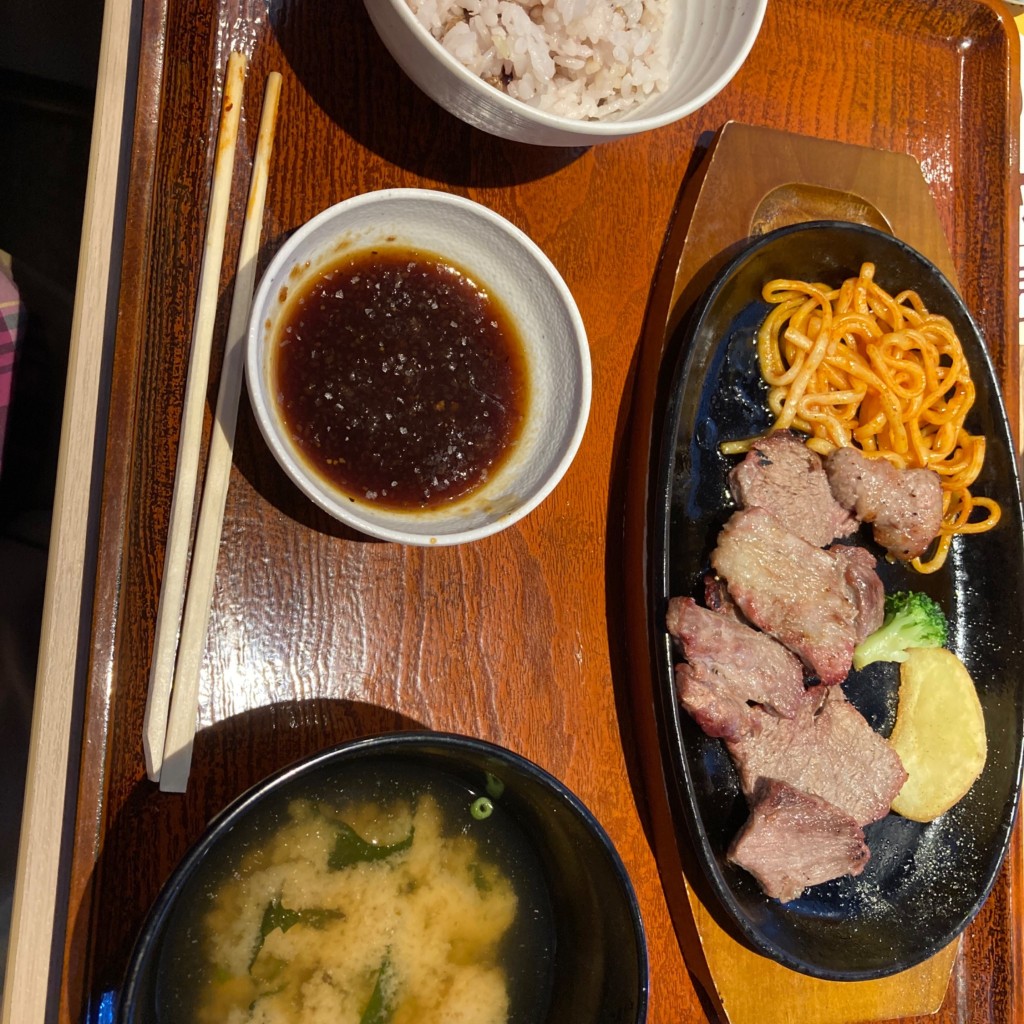 ユーザーが投稿したビーフステーキ定食(和風)の写真 - 実際訪問したユーザーが直接撮影して投稿した東定食屋やよい軒 幸手東店の写真