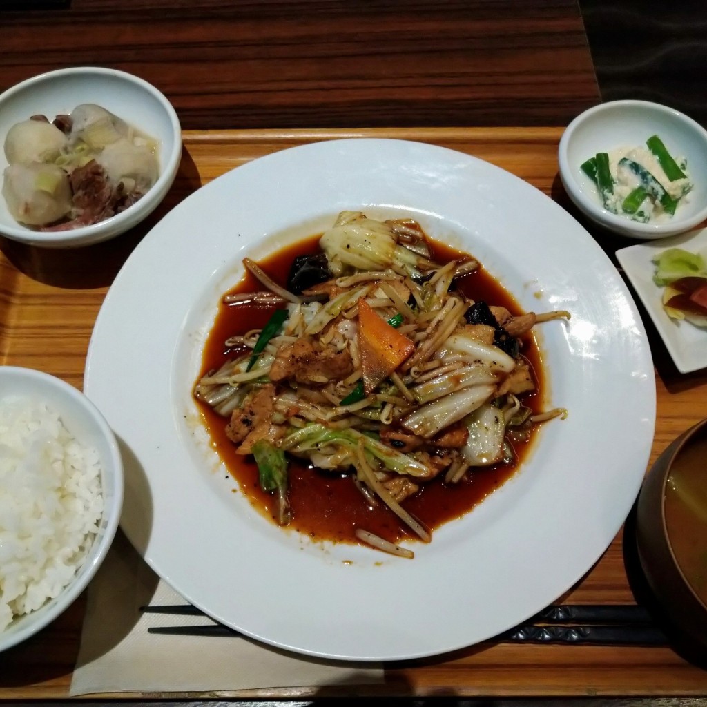 ユーザーが投稿した一汁三菜日替り定食:肉野菜炒め豆鼓とオイスターソースの写真 - 実際訪問したユーザーが直接撮影して投稿した銀座イタリアンバグースプレイスの写真