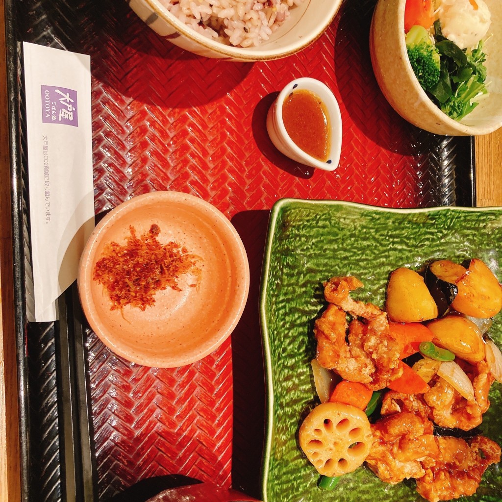 ユーザーが投稿した鶏と野菜の黒酢あん定食の写真 - 実際訪問したユーザーが直接撮影して投稿した弁天通定食屋大戸屋 横浜馬車道店の写真