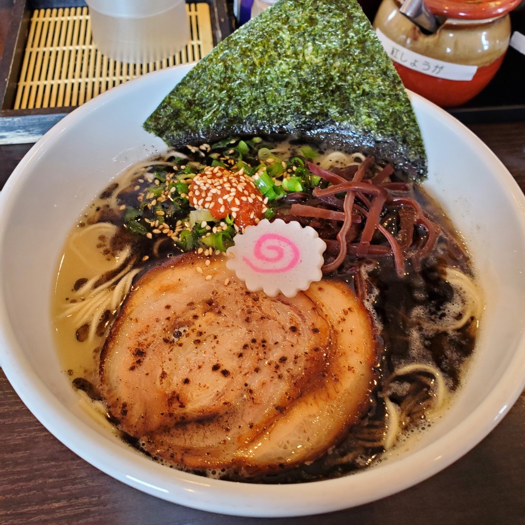 ユーザーが投稿したラの黒丸ラーメン ノーマルの写真 - 実際訪問したユーザーが直接撮影して投稿した直江町ラーメン専門店一心屋 武骨屋商店の写真