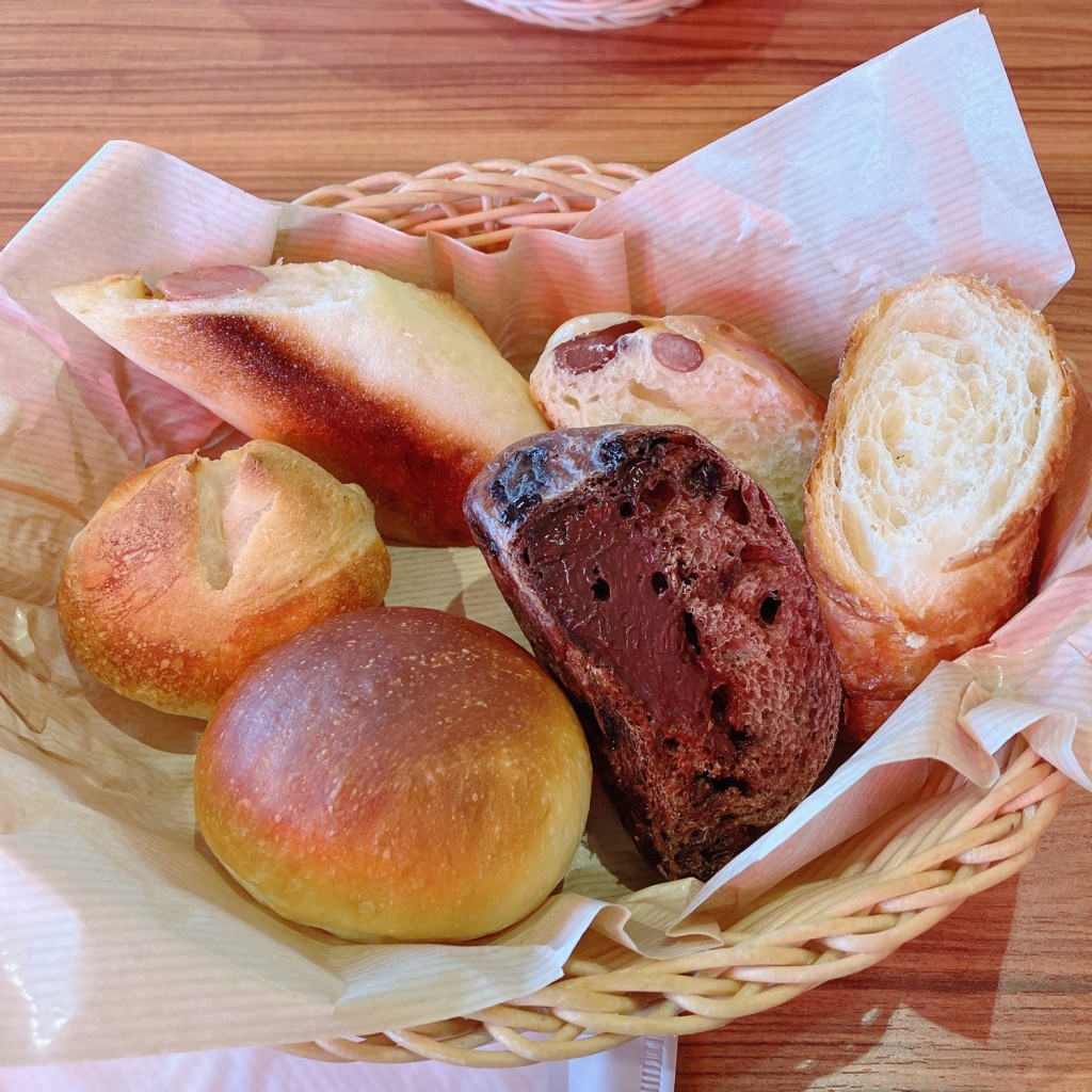 ユーザーが投稿した土日祝パン食べ放題の写真 - 実際訪問したユーザーが直接撮影して投稿した筑摩ベーカリーハートブレッドアンティーク 松本店の写真