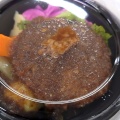 ハンバーグ丼(黒胡椒と)香味野菜のソース - 実際訪問したユーザーが直接撮影して投稿した南成瀬居酒屋コバチダイナーの写真のメニュー情報
