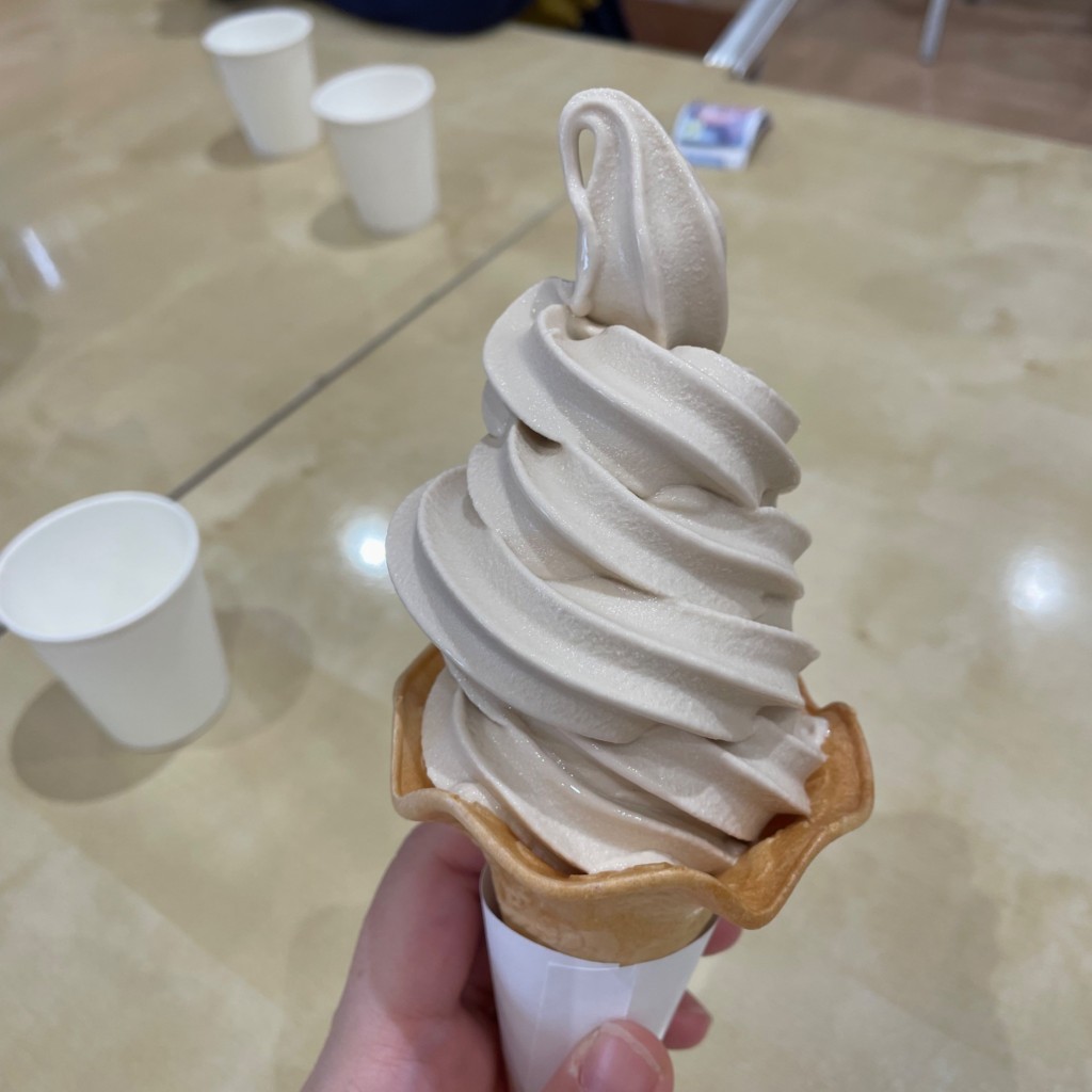 ユーザーが投稿したミルクコーヒーソフト コーンの写真 - 実際訪問したユーザーが直接撮影して投稿した牧の原アイスクリーム那須千本松牧場の写真
