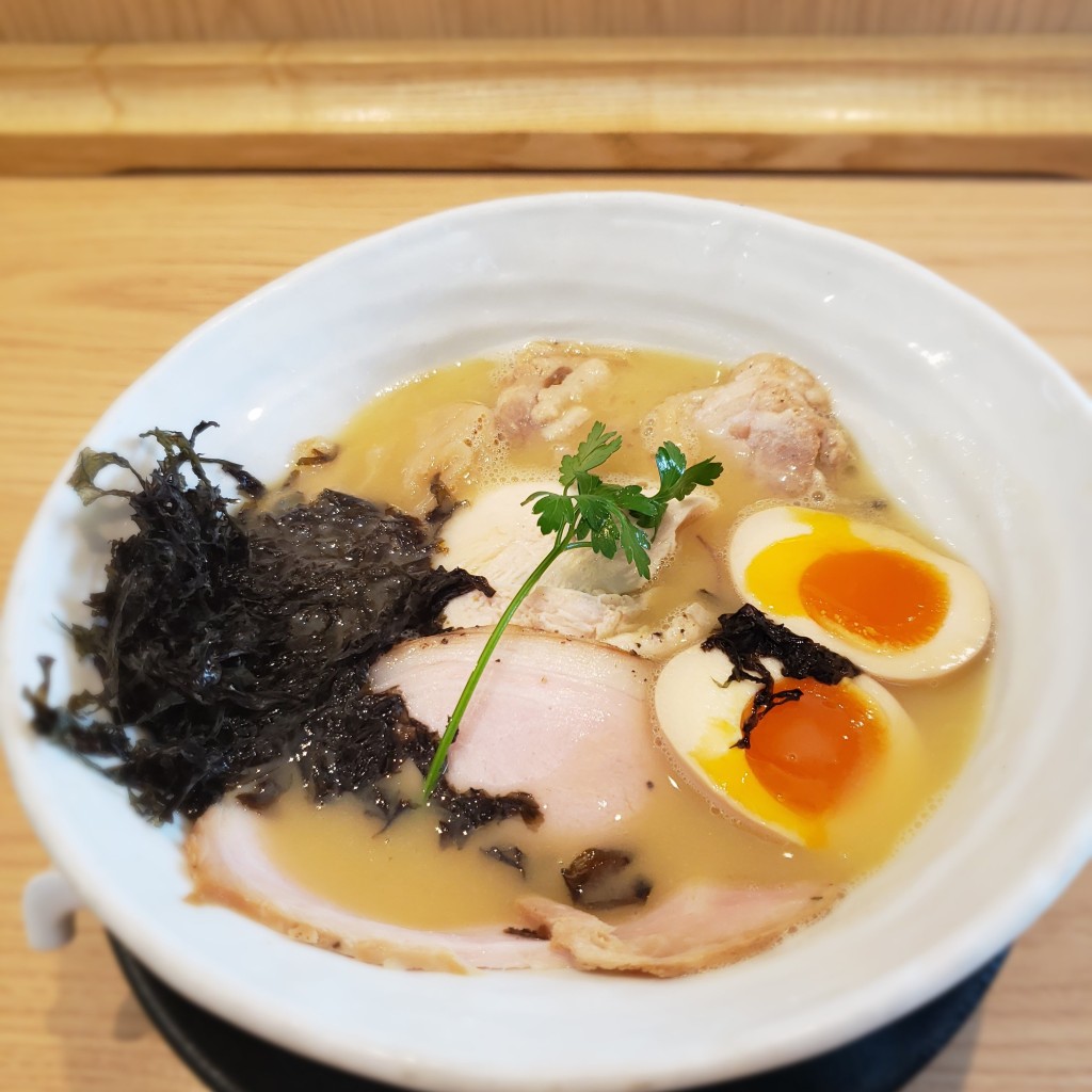 ユーザーが投稿したスペシャルうっ鶏そばの写真 - 実際訪問したユーザーが直接撮影して投稿した国吉田ラーメン専門店麺や厨の写真