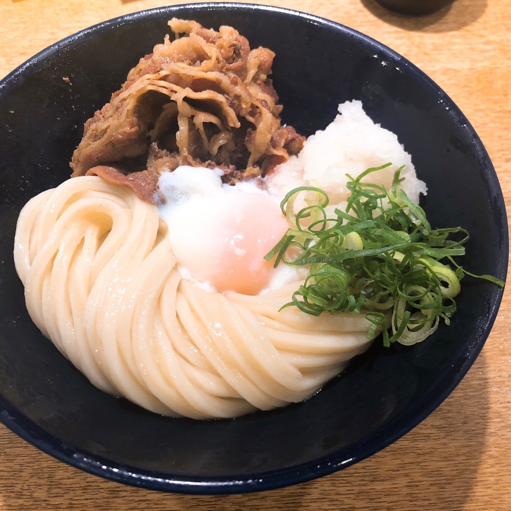 ユーザーが投稿した冷たいうどん 肉ぶっかけの写真 - 実際訪問したユーザーが直接撮影して投稿した代々木うどんうどん 慎の写真