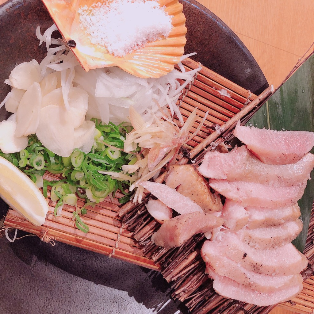 ユーザーが投稿したマグロの藁焼き 塩たたきの写真 - 実際訪問したユーザーが直接撮影して投稿した上野魚介 / 海鮮料理土佐清水ワールド 上野店の写真